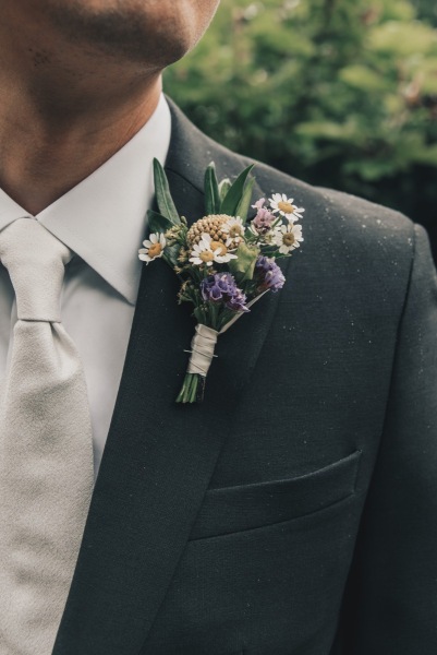 wild flower boutonniere